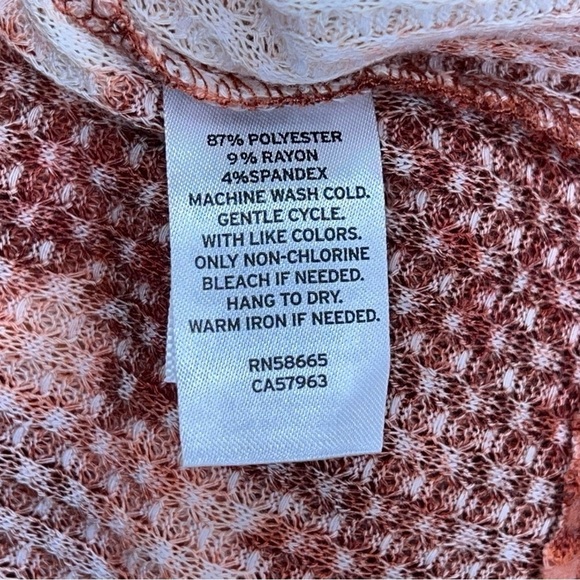 NEW MEDIUM ABOUND RED WHITE TIE DYE WAFFLE KNIT CROPPED COWL NECK TOP - Picture 10 of 10